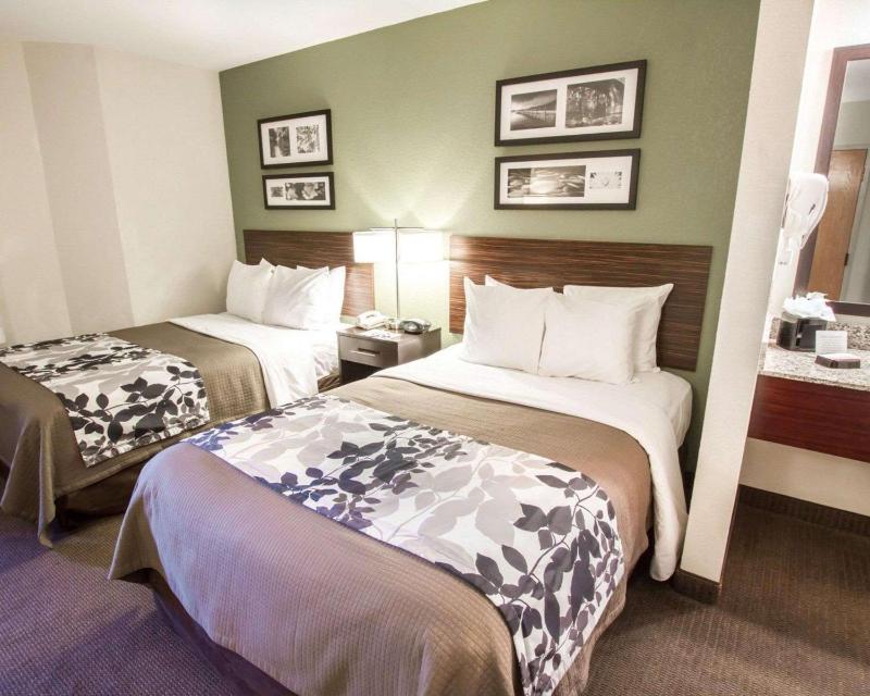 Double Room with Two Double Beds image 4