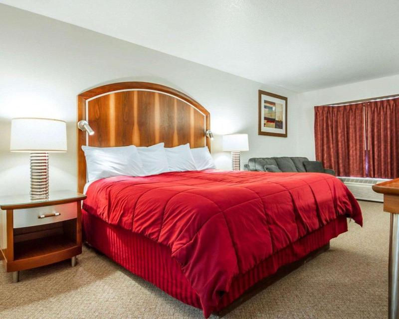 King Room - Non-Smoking image 3