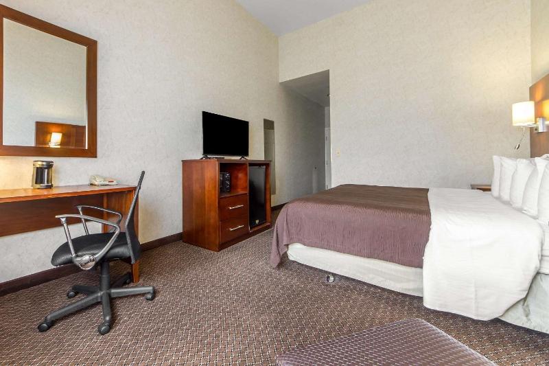 King Room - Non-Smoking image 2