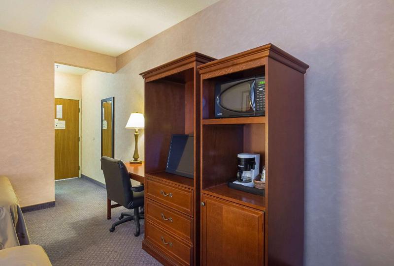 Double Room with Two Double Beds - Non-Smoking image 3