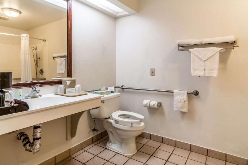King Room - Disability Access - Non-Smoking image 2