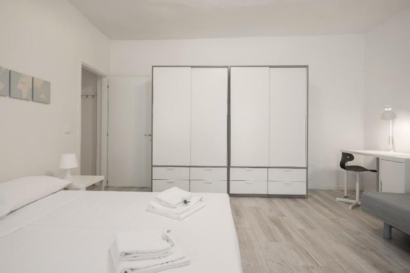 One-Bedroom Apartment image 4