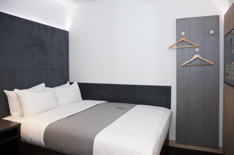 Standard Double Suite - No Window image 2