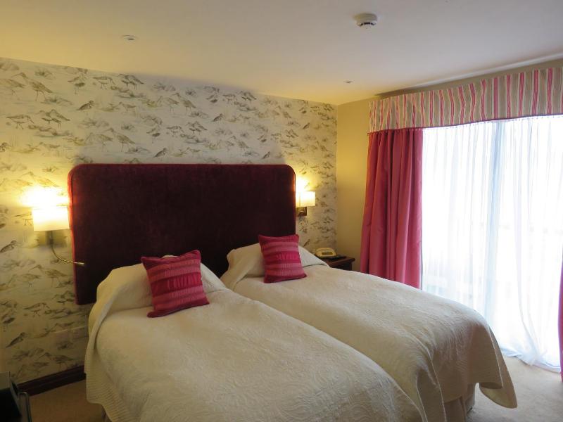 Twin Room with Sea View image 3