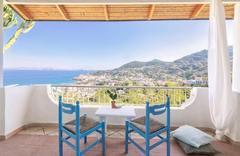 Double or Twin Room with Balcony and Sea View image 1