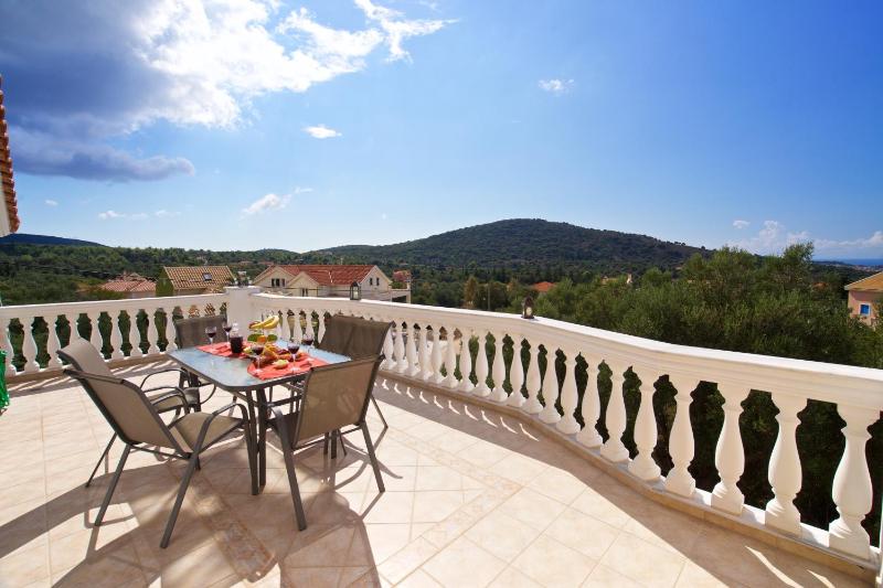Madalena's Apartment - image 10
