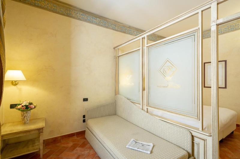 Superior Quadruple Room image 4