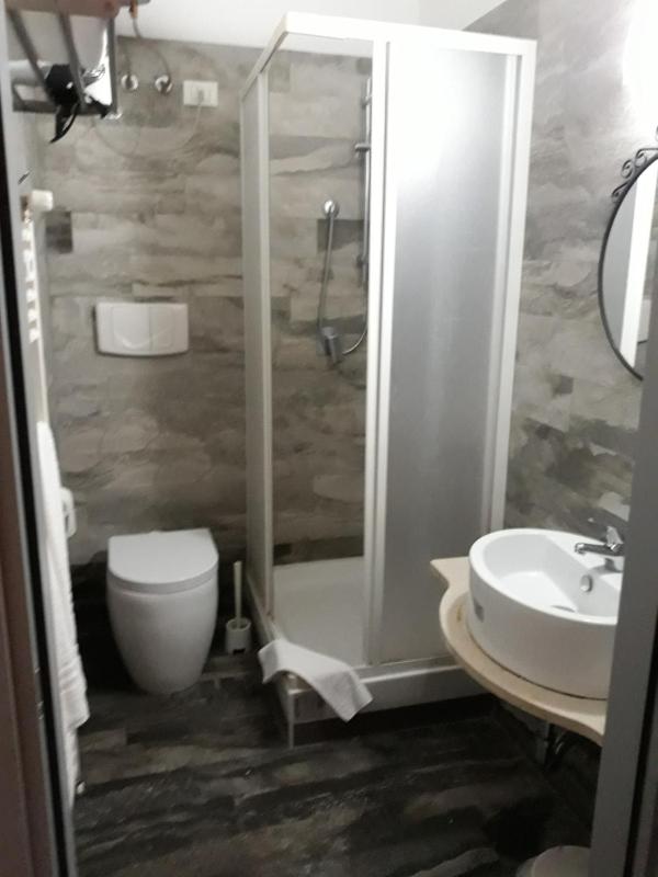 Double Room image 1