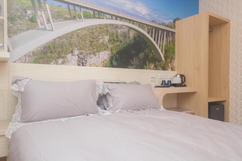 Waterfront Guesthouse - image 25