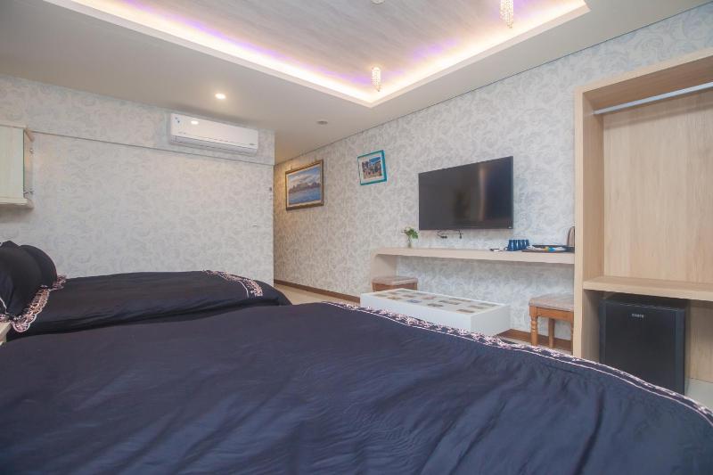 Waterfront Guesthouse - image 29