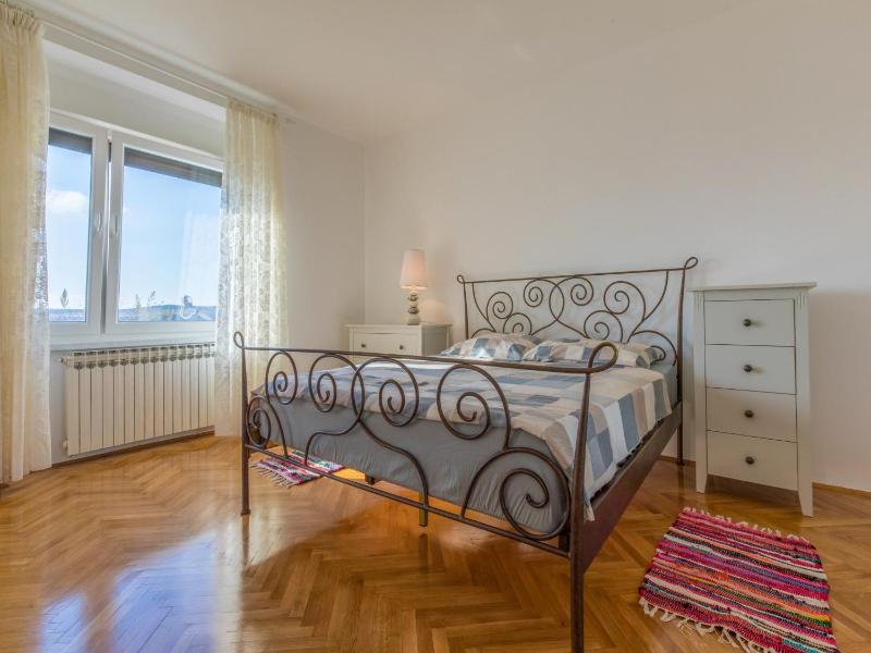 Three-Bedroom Holiday Home  image 4