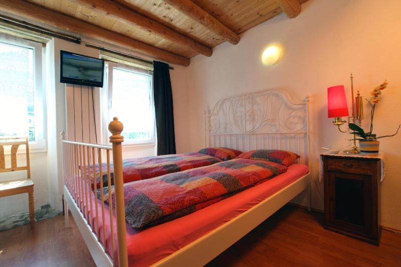 Budget Double Room image 4