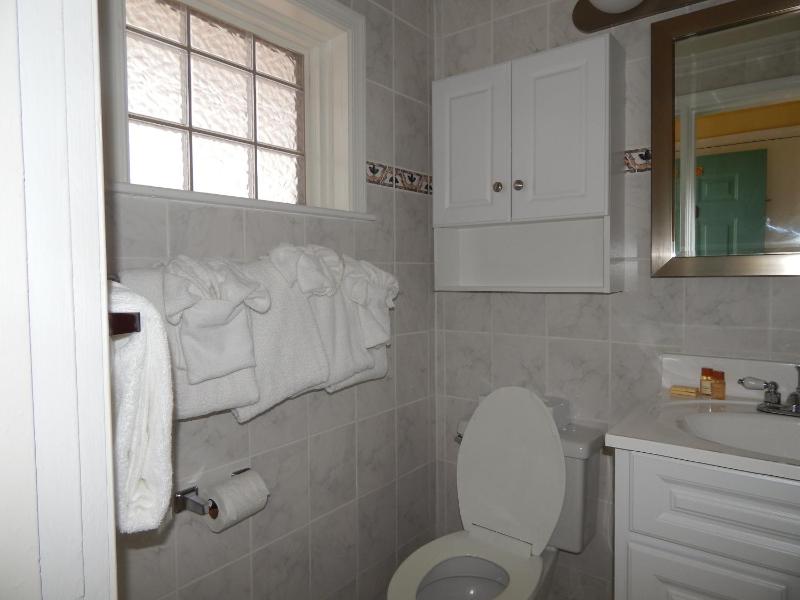 Days Inn by Wyndham Ocean City Oceanfront - image 7