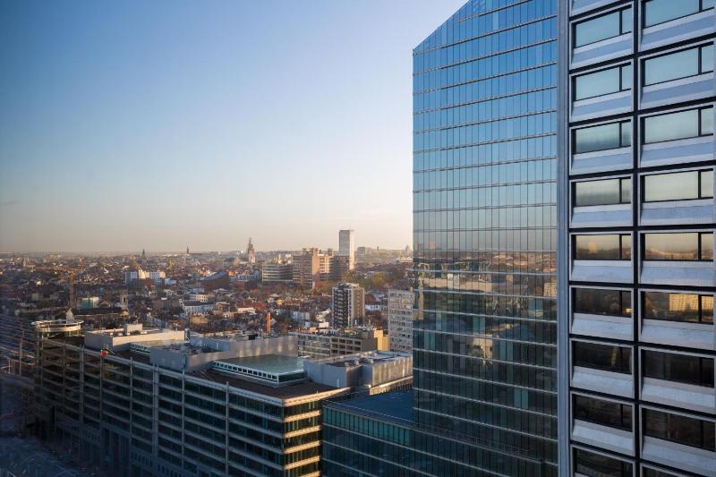 Double Room with City View image 4