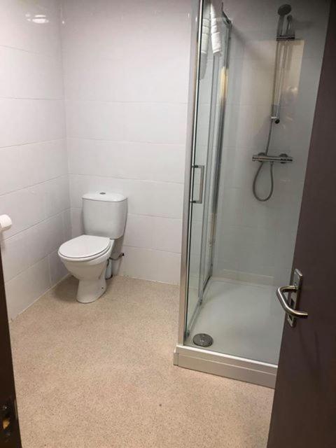Twin Room image 3