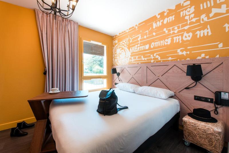 Standard Room with 1 Double Bed image 3