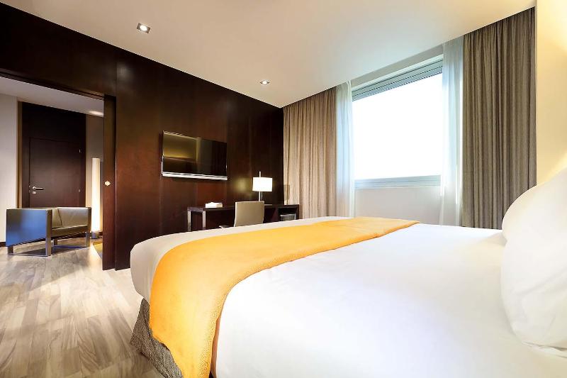 Double Room image 2