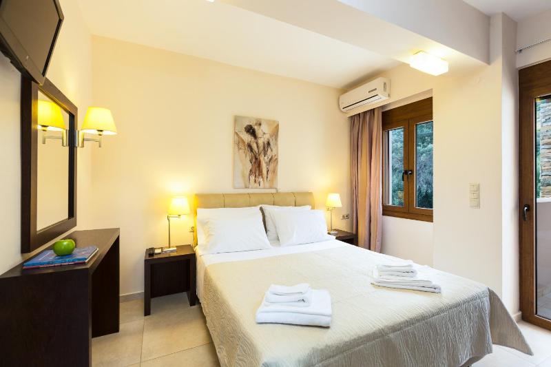 Three-Bedroom Villa - Split Level image 3