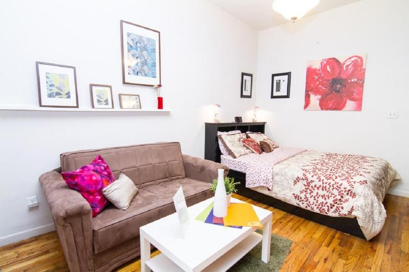 Studio Apartment image 3