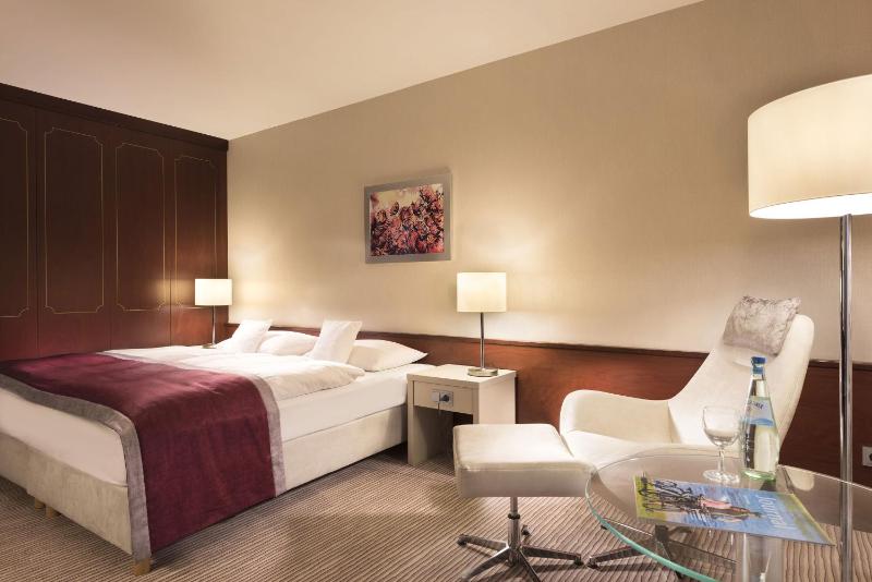Classic Double Room image 1