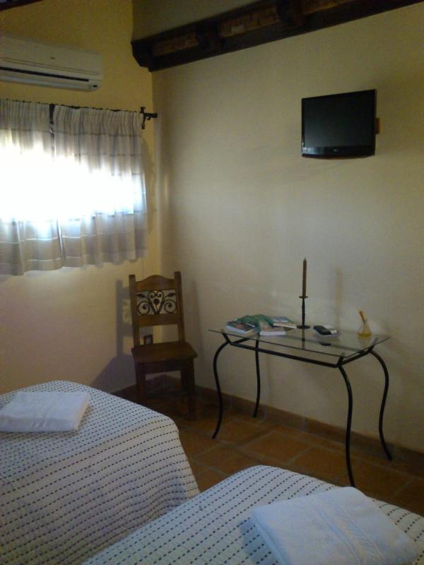 Twin Room image 2