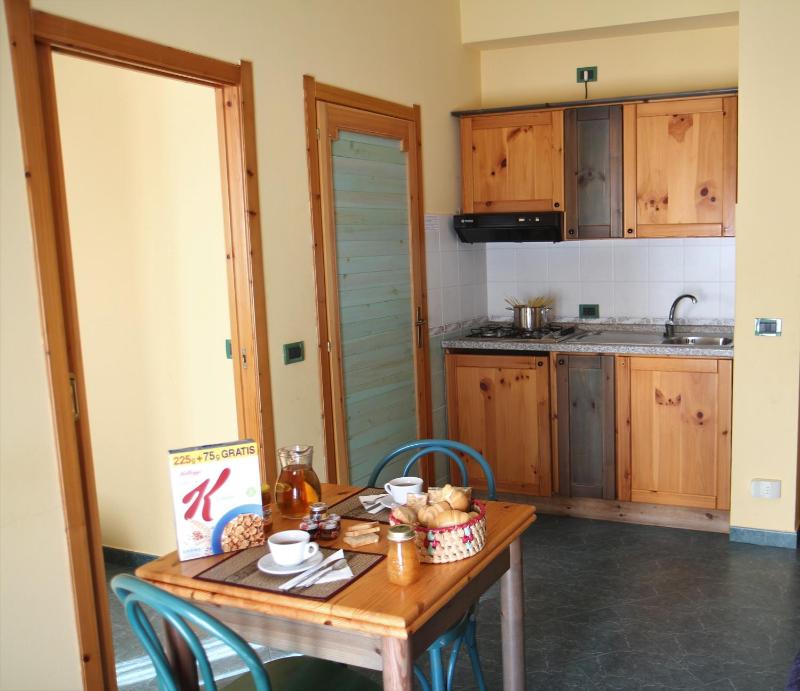 Standard One-Bedroom Apartment image 4