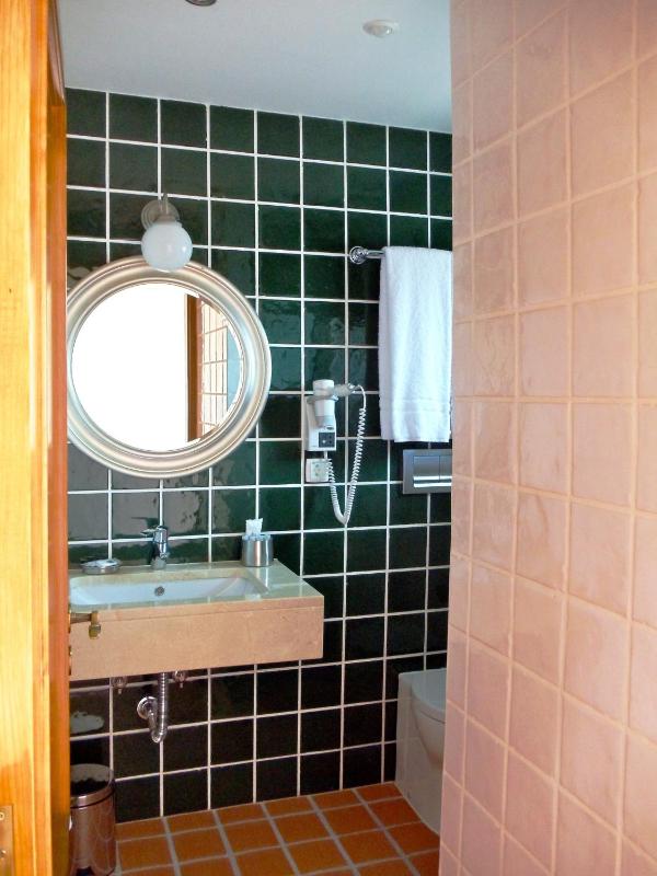 Double Room image 3