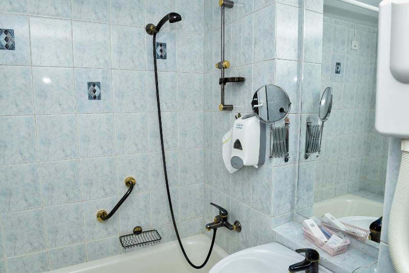 Standard Single Room image 4