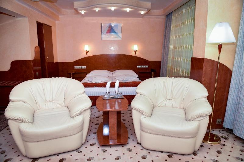 Superior Double Room image 3