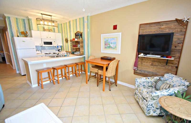 One-Bedroom Apartment image 3