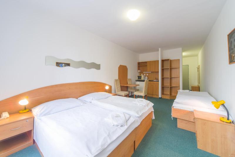 Double Room image 2