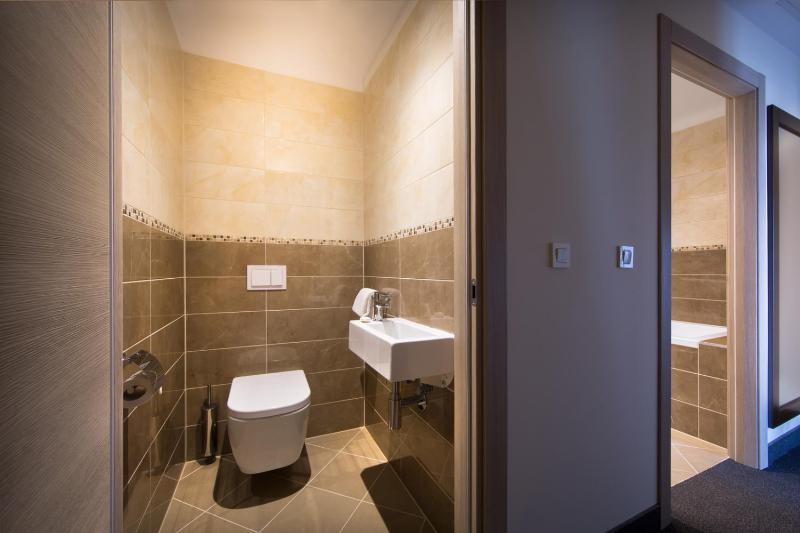 Suite with Sea View and Balcony image 4