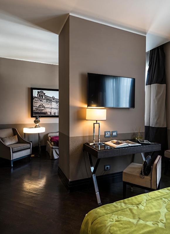 Junior Suite (4 Adults) image 3