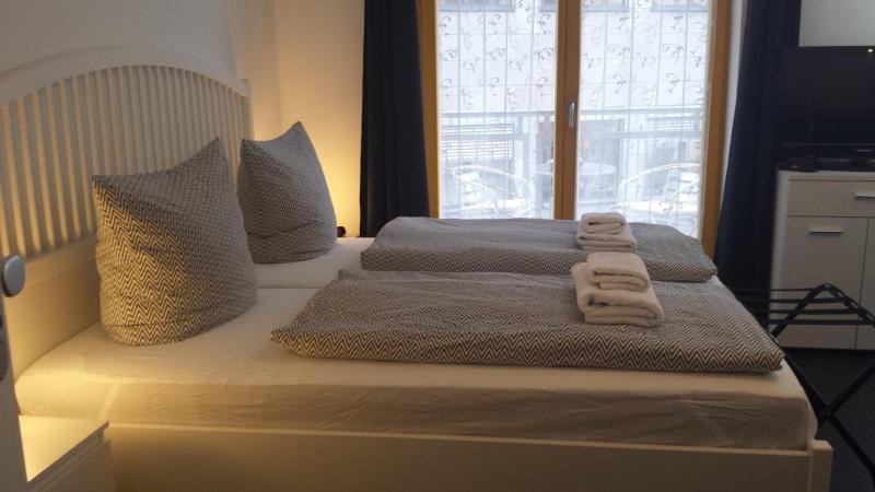 Studio Apartment image 3
