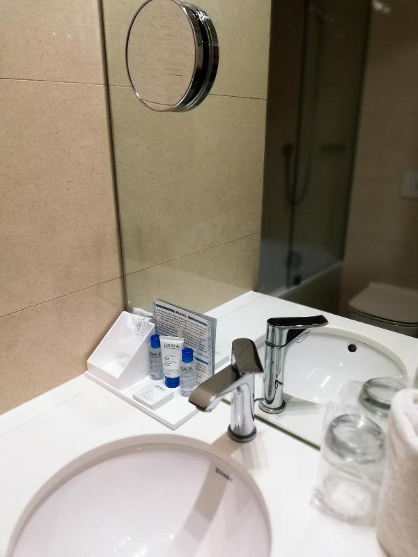 Standard Single Room image 2