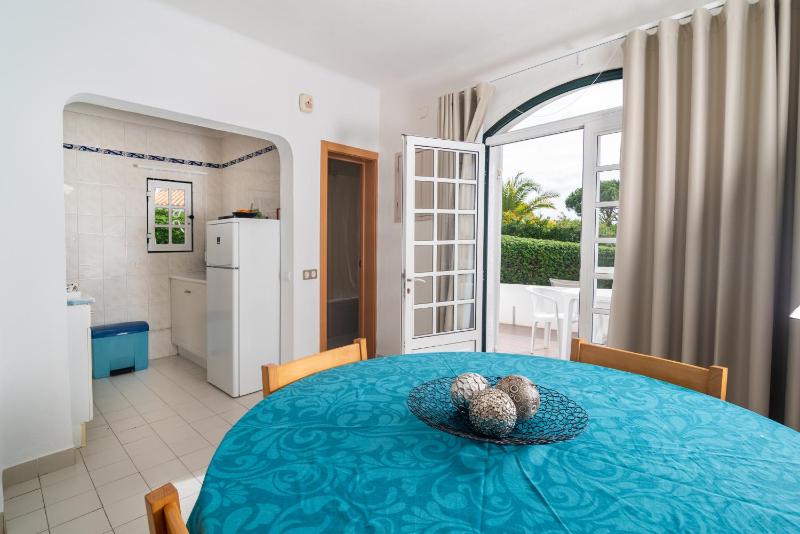 One-Bedroom Apartment image 1