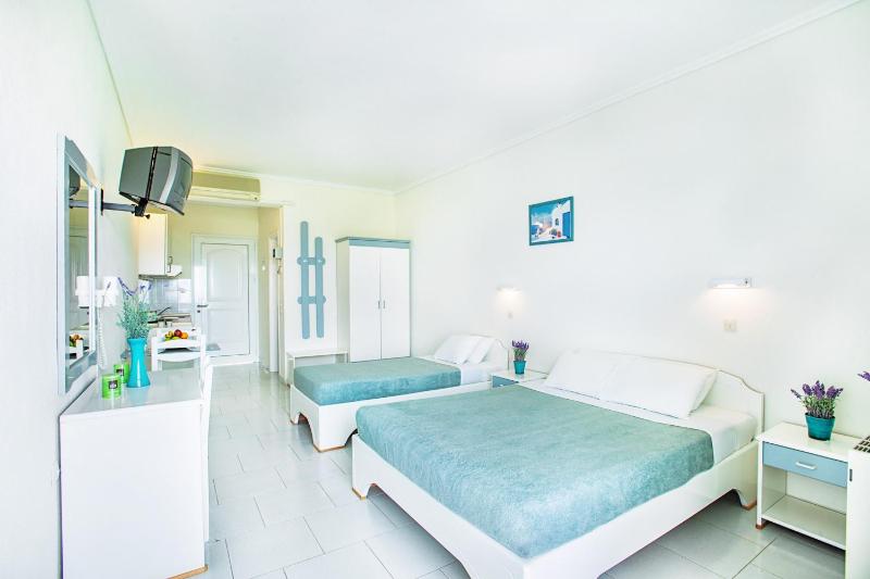 Superior Double Room with Sea View image 2