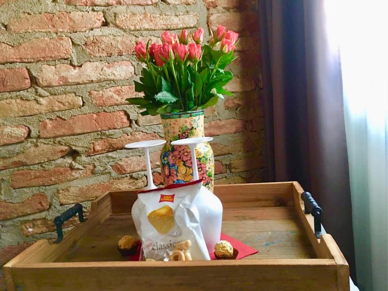 Studio Apartment image 2