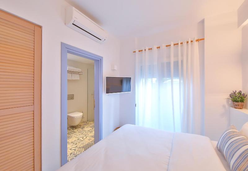 Dias Hotel - image 33