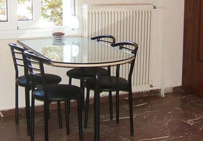 One-Bedroom Apartment image 3