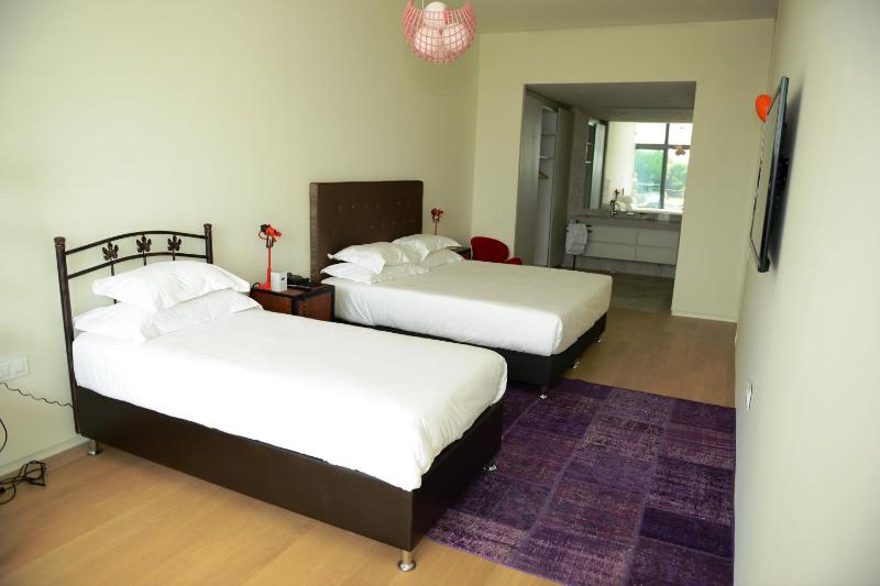 Family Apartment One Bedroom with Partial Marina View  image 2