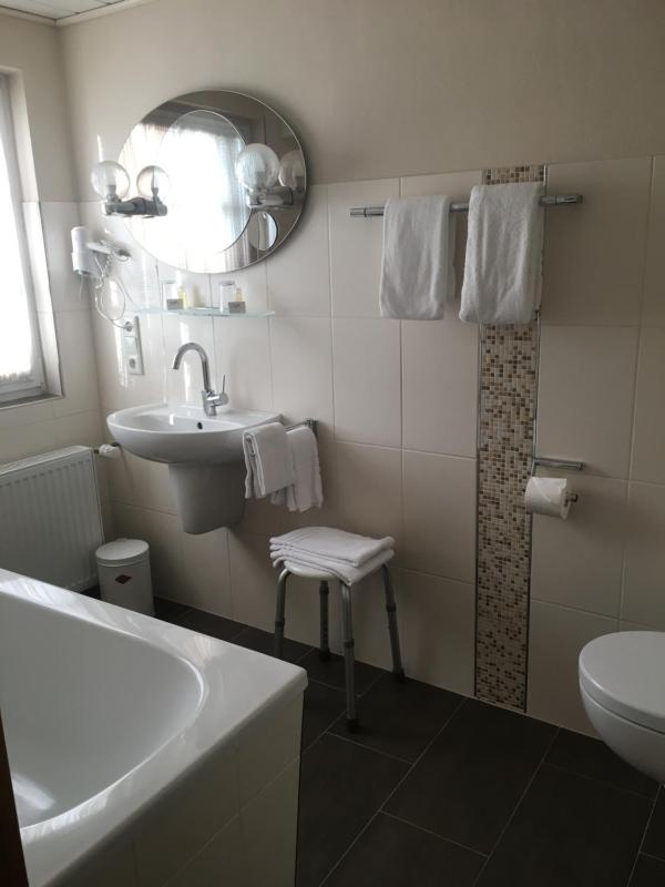 Double Room with Private Bathroom image 3
