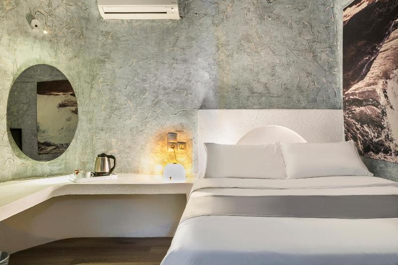 Single Room image 3