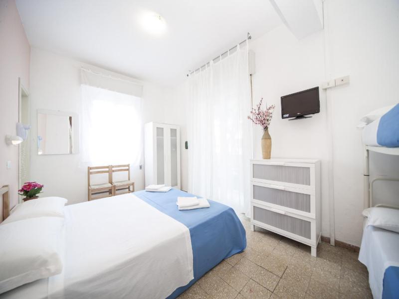 Quadruple Room image 1
