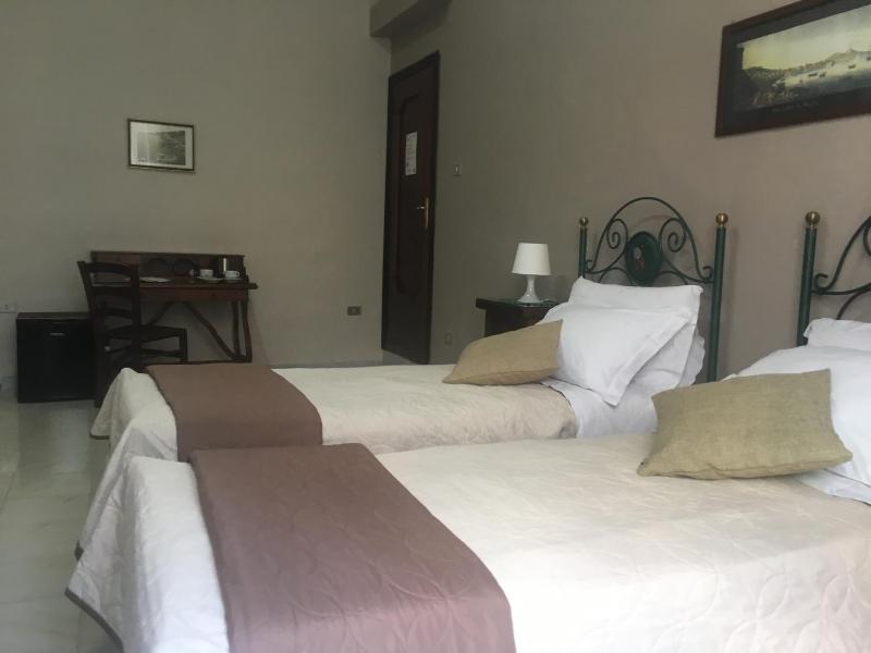Double or Twin Room image 4