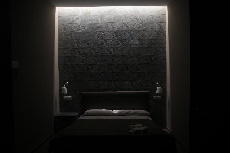 Triple Room with Private Bathroom image 3