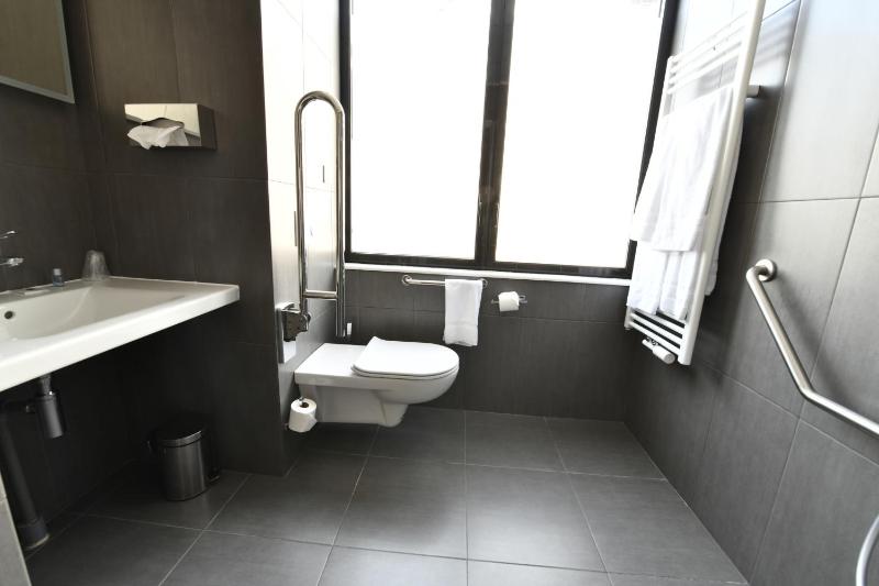 Superior Double Room image 4