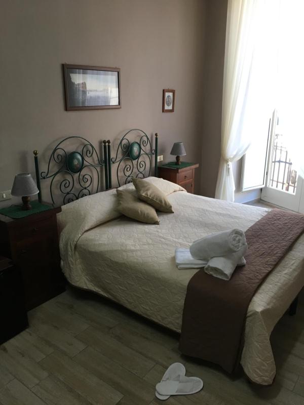 Classic Triple Room image 3