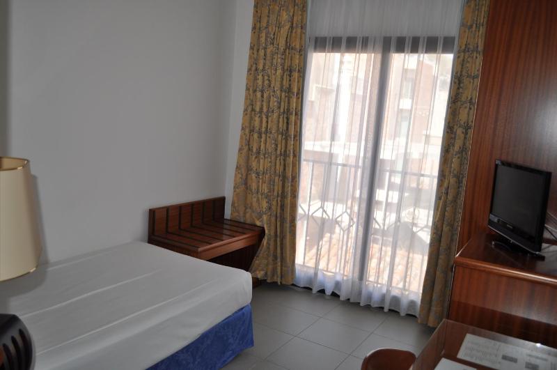 Hostal Vila del Mar - image 8