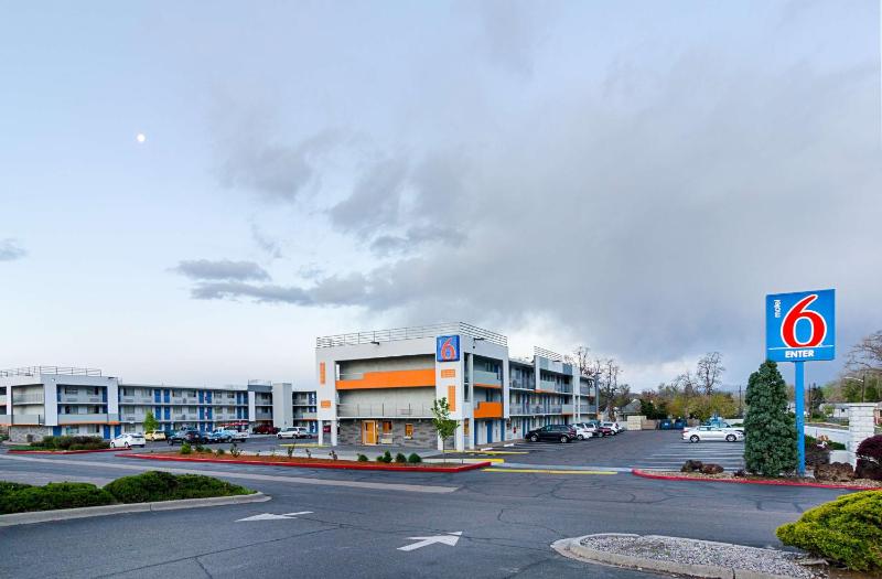 Motel 6- Denver CO Downtown - image 11